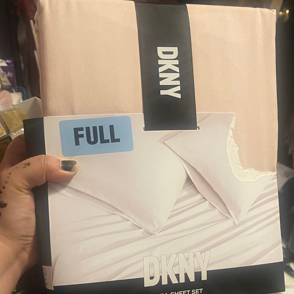 DKNY Full Sheet Set -